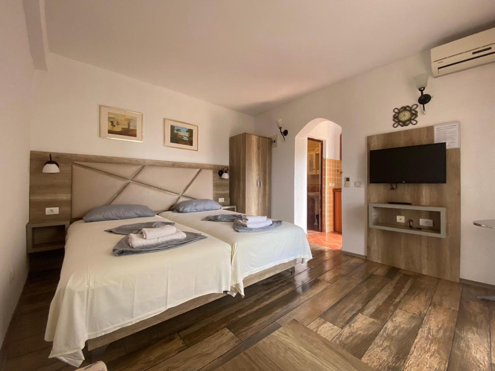 Guesthouse Hhl - Liman Ll Ulcinj Exterior foto