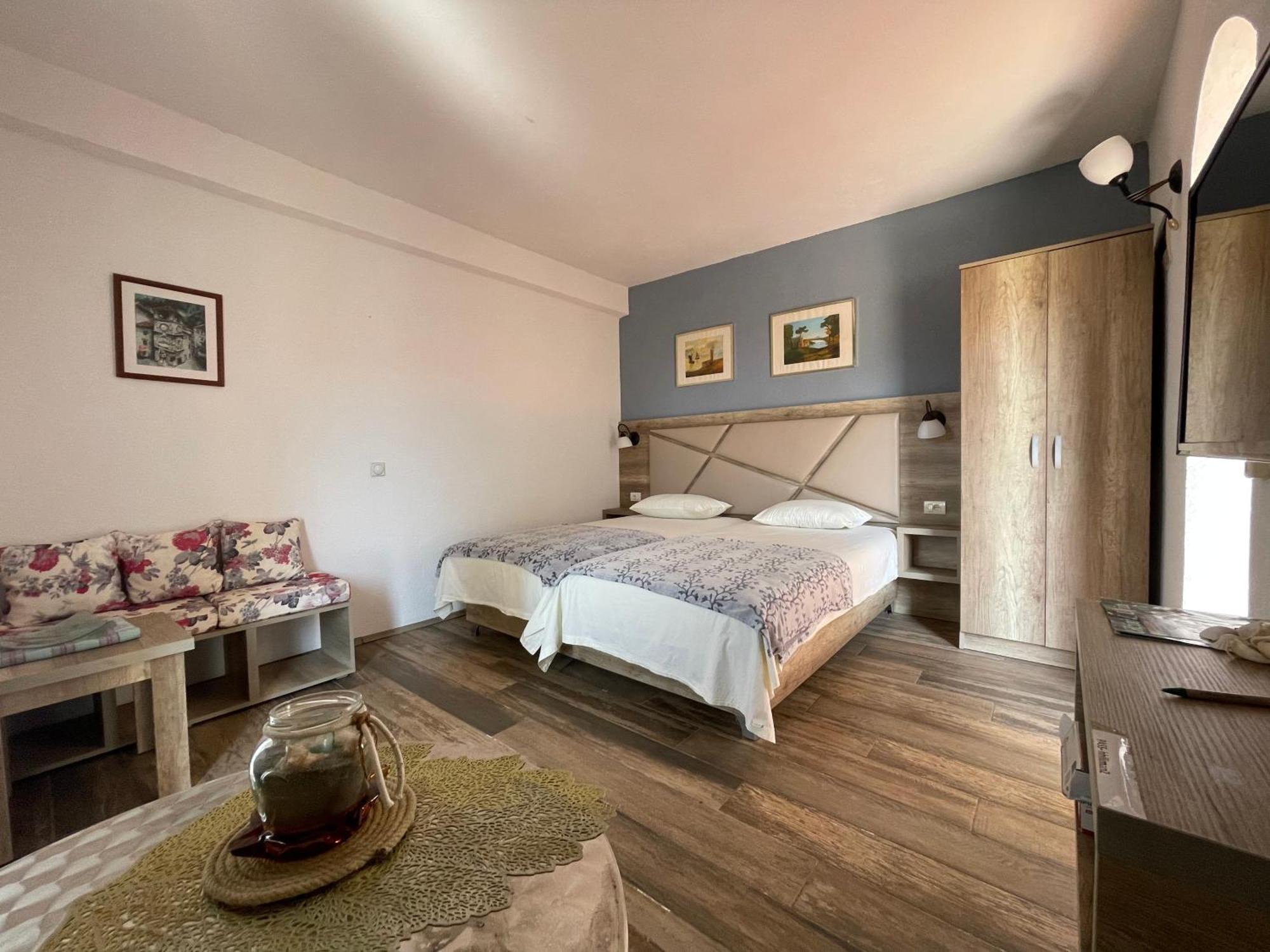 Guesthouse Hhl - Liman Ll Ulcinj Exterior foto