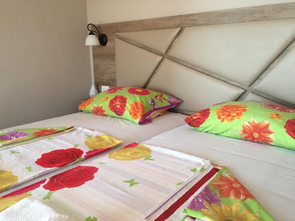 Guesthouse Hhl - Liman Ll Ulcinj Exterior foto